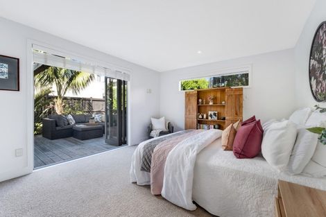 Photo of property in 8 The Parade, Bucklands Beach, Auckland, 2012
