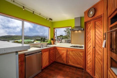 Photo of property in 37 Kahu Road, Paremata, Porirua, 5024