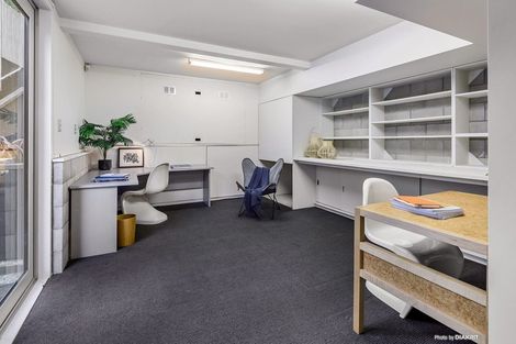 Photo of property in 257 Karaka Bay Road, Karaka Bays, Wellington, 6022