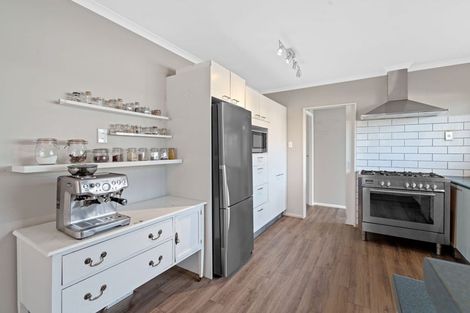 Photo of property in 105 Kennedys Bush Road, Halswell, Christchurch, 8025