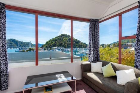 Photo of property in 1/29 Waikawa Road, Picton, 7220