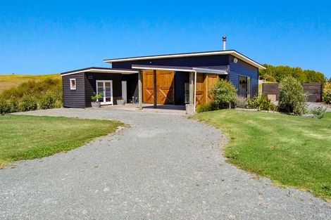 Photo of property in 1470 Oneriri Road, Kaiwaka, 0573
