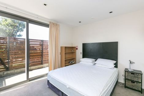 Photo of property in Patent 326 Apartments, 326 Evans Bay Parade, Hataitai, Wellington, 6021