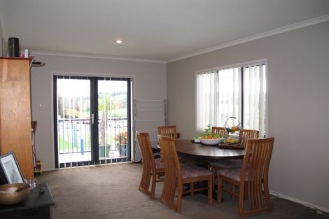 Photo of property in 86 Fields Parade, Oteha, Auckland, 0632
