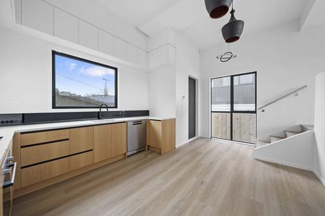 Photo of property in 7/17 Sunnyfield Crescent, Glenfield, Auckland, 0629