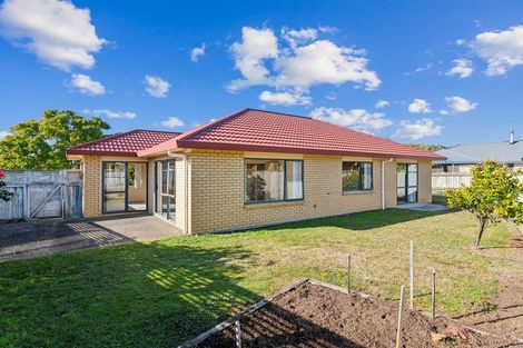 Photo of property in 32 Monarch Place, Paraparaumu Beach, Paraparaumu, 5032