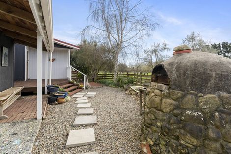 Photo of property in 103 Waikawa Beach Road, Manakau, Levin, 5573