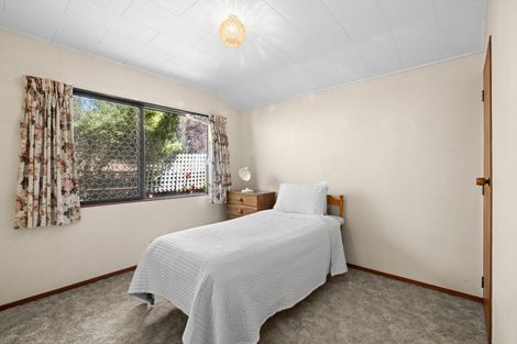 Photo of property in 1/2 Bill Ashcroft Grove, Havelock North, 4130