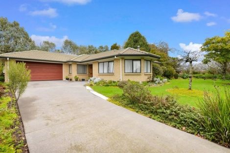Photo of property in 2 Rosella Grove, Waimauku, 0812