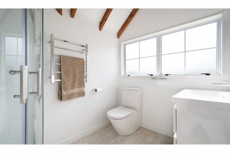 Photo of property in 147 Mangakura Road, Helensville, 0875