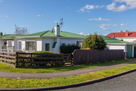 Photo of property in 16 Wallace Road, Waipukurau, 4200