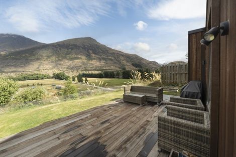 Photo of property in 22 Huxley Place, Lake Hayes, Queenstown, 9304