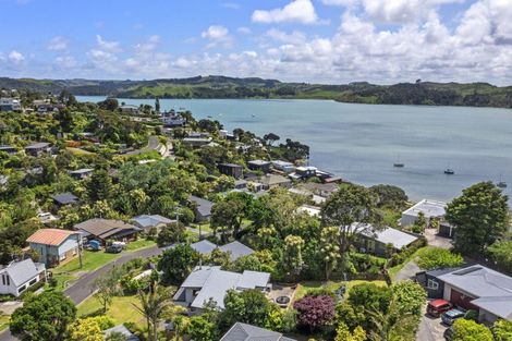 Photo of property in 69 Lorenzen Bay Road, Raglan, 3225