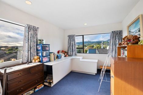 Photo of property in 23 Miro Road, Raumati South, Paraparaumu, 5032