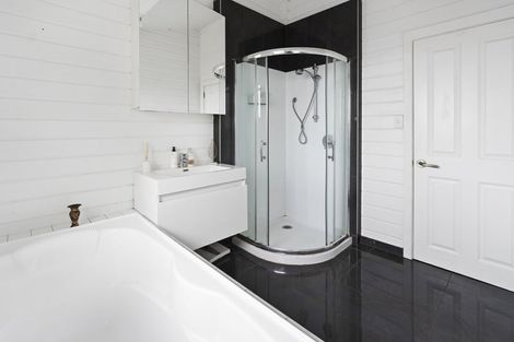 Photo of property in 12 Woodend Road, Woodend, 7610