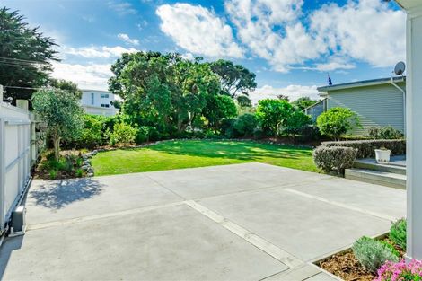 Photo of property in 1 Hemara Street, Waikanae Beach, Waikanae, 5036