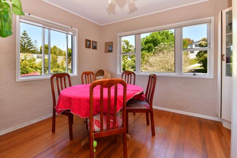 Photo of property in 15 Maori Hut Road, Red Beach, 0932