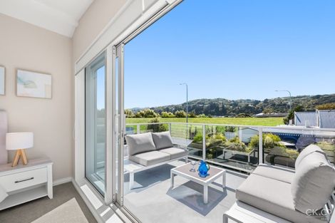 Photo of property in 8d Glen Iris Grove, Woburn, Lower Hutt, 5010