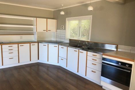 Photo of property in 1b Montana Avenue, Murrays Bay, Auckland, 0630