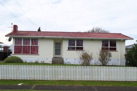 Photo of property in 6 Geoffrey Place, Mangere East, Auckland, 2024