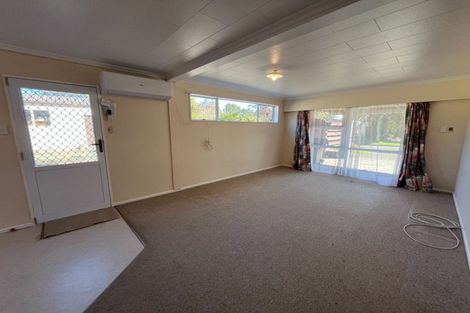 Photo of property in 1 Guernsey Place, Fitzherbert, Palmerston North, 4410