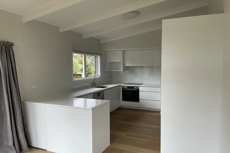 Photo of property in 14 Raymond Terrace, Northcote, Auckland, 0627