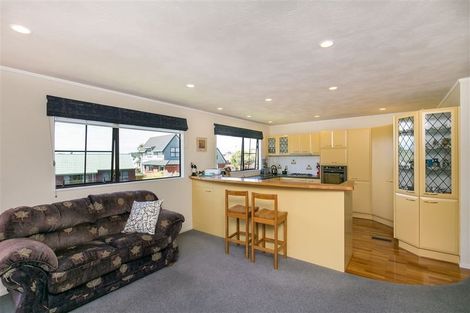 Photo of property in 74 Amapur Drive, Khandallah, Wellington, 6035