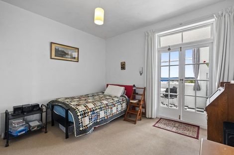 Photo of property in Devonport Apartments, 49/127 Saint Aubyn Street, New Plymouth, 4310