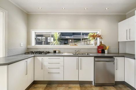 Photo of property in 1/32 Prospect Terrace, Milford, Auckland, 0620