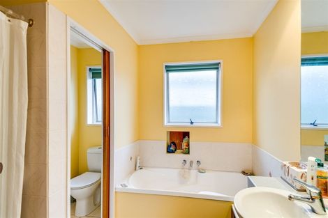 Photo of property in 22 Roskilda Crescent, Taradale, Napier, 4112