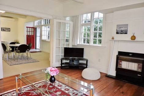 Photo of property in 145 Kelburn Parade, Kelburn, Wellington, 6012