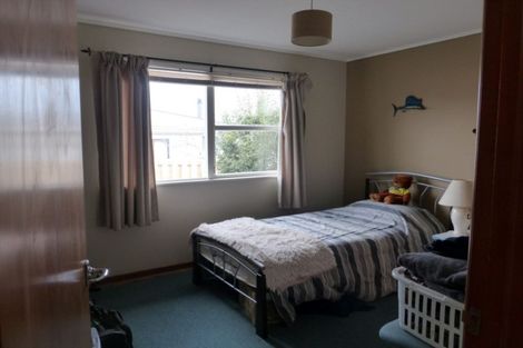 Photo of property in 46 La Rosa Street, Green Bay, Auckland, 0604