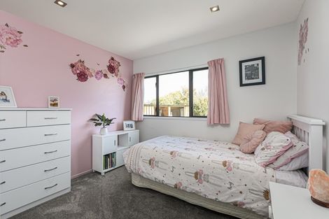 Photo of property in 12 Brooker Place, Waipukurau, 4200