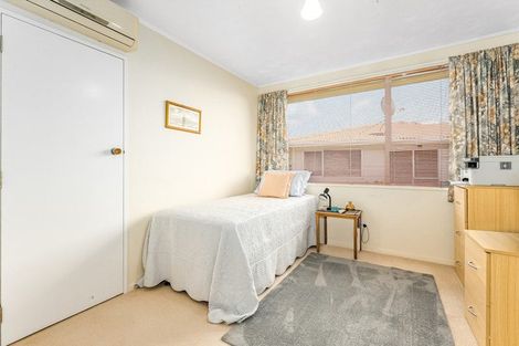 Photo of property in 16 Hicks Close, Whitby, Porirua, 5024