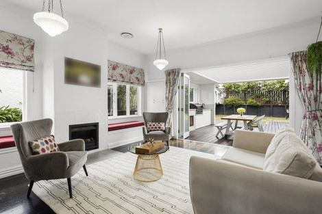 Photo of property in 28 Trent Street, Island Bay, Wellington, 6023