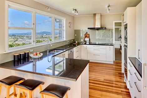Photo of property in 13 City View Grove, Harbour View, Lower Hutt, 5010