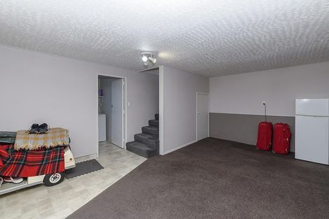 Photo of property in 6 Fowey Avenue, Te Atatu South, Auckland, 0610