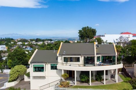 Photo of property in 14 Harvey Road, Bluff Hill, Napier, 4110