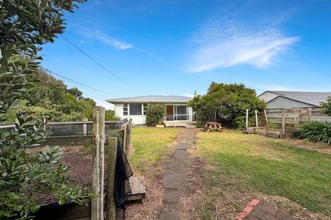 Photo of property in 111 Karaka Street, Castlecliff, Whanganui, 4501