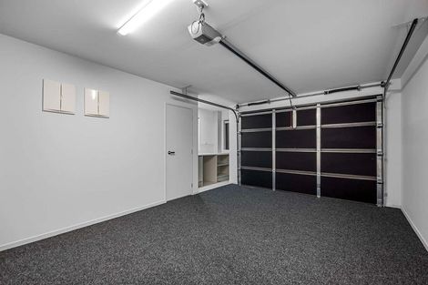 Photo of property in 2e Fowler Street, Northcote, Auckland, 0627