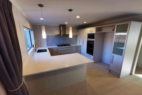 Photo of property in 12 Creda Road, Wattle Downs, Auckland, 2103