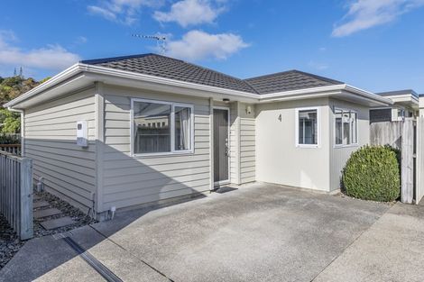 Photo of property in 4 Melville Street, Tawa, Wellington, 5028