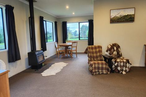 Photo of property in 287 Surrey Road, Tariki, Inglewood, 4388