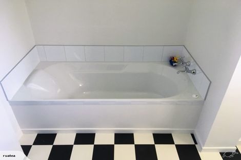 Photo of property in 5 Linda Place, Saint Johns Hill, Whanganui, 4501