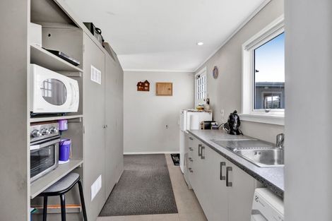 Photo of property in 2 Hurworth Road, Hurworth, New Plymouth, 4371