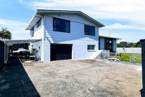 Photo of property in 10a Karaka Street, Castlecliff, Whanganui, 4501
