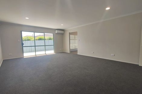 Photo of property in 6 Chadlington Avenue, Henderson, Auckland, 0612