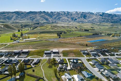 Photo of property in 65 Stratford Drive, Mount Pisa, Cromwell, 9383