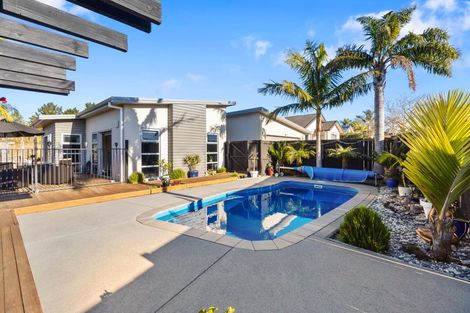 Photo of property in 8 Waterside Drive, Pyes Pa, Tauranga, 3112