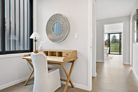 Photo of property in 14 Third Fairway Place, Albany, Auckland, 0632